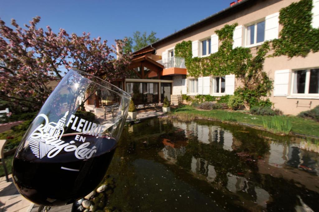 Logis Hotel Des Grands Vins Fleurie Kültér fotó