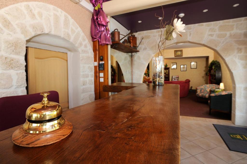 Logis Hotel Des Grands Vins Fleurie Kültér fotó